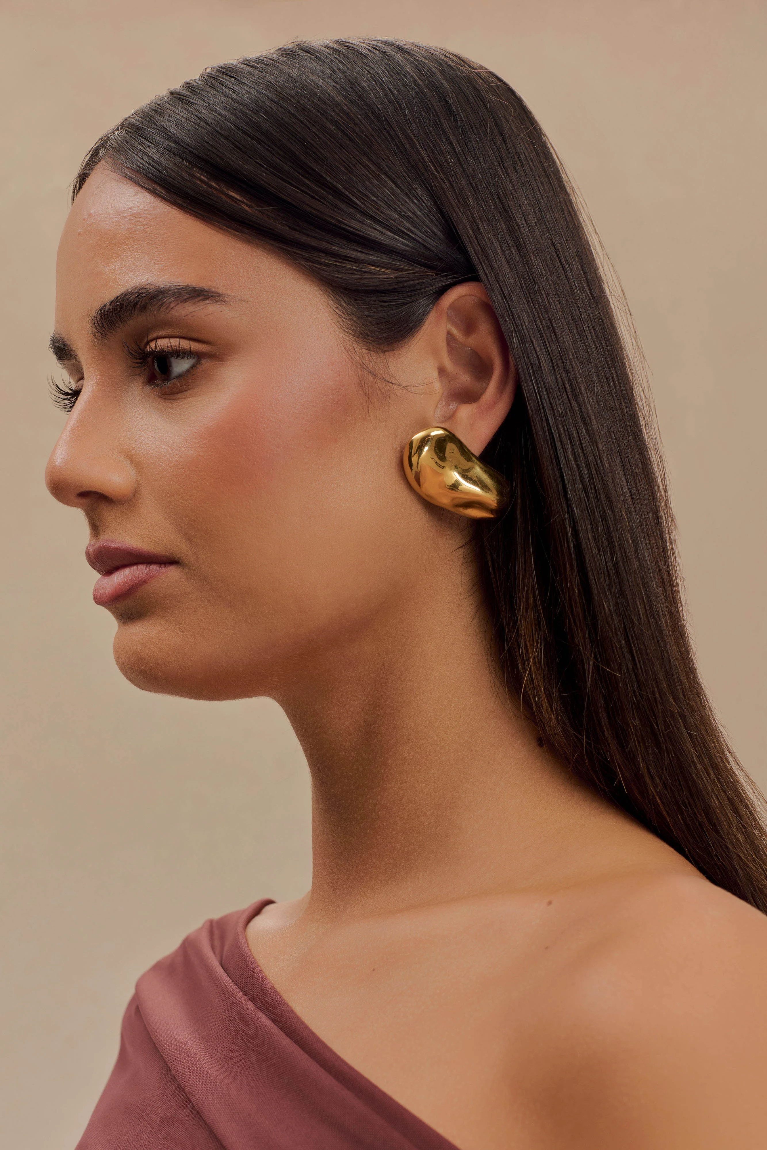 Alicia Horizontal Earrings - Gold - Image 6