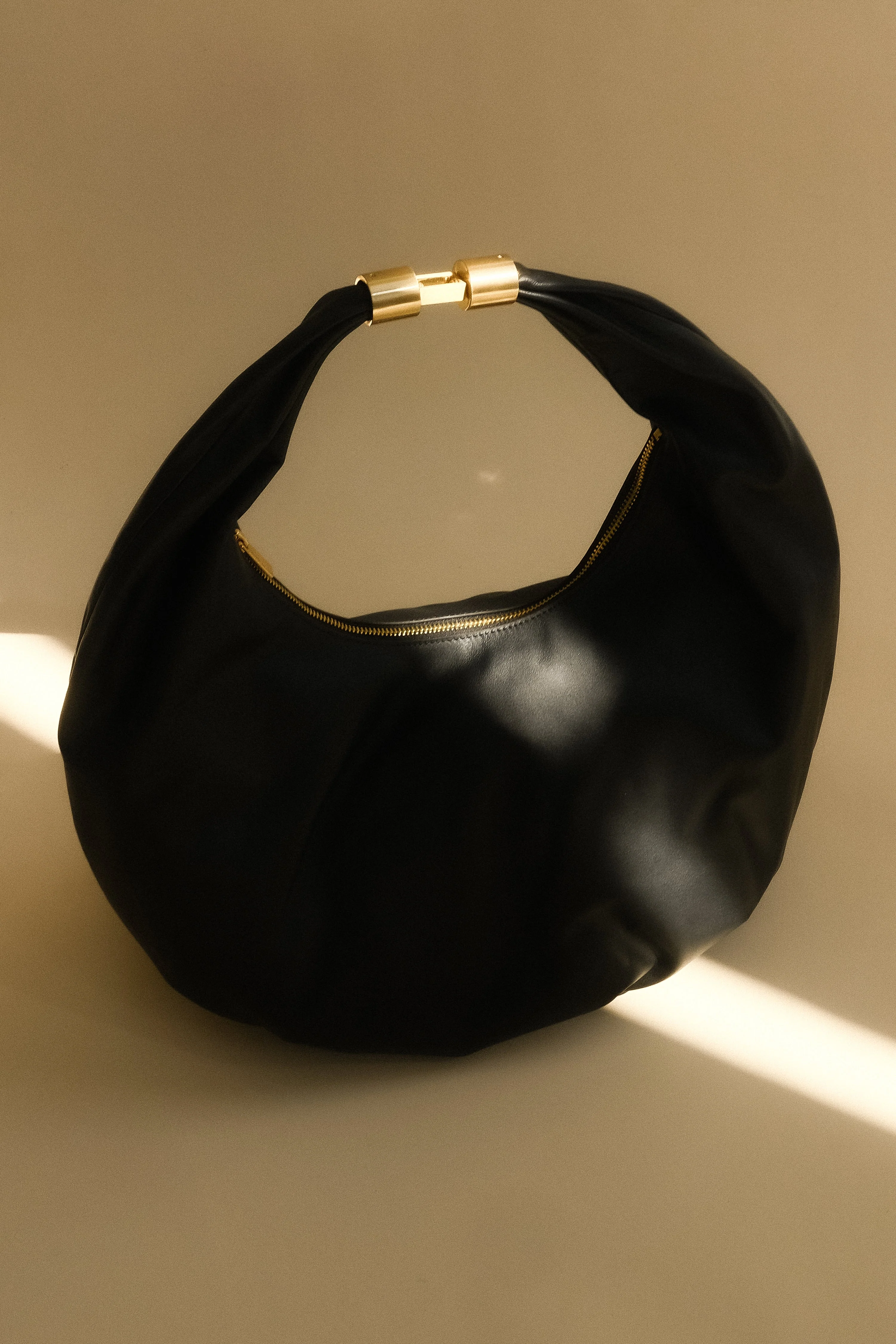 Bristol Croissant Leather Shoulder Bag - Black - Image 2