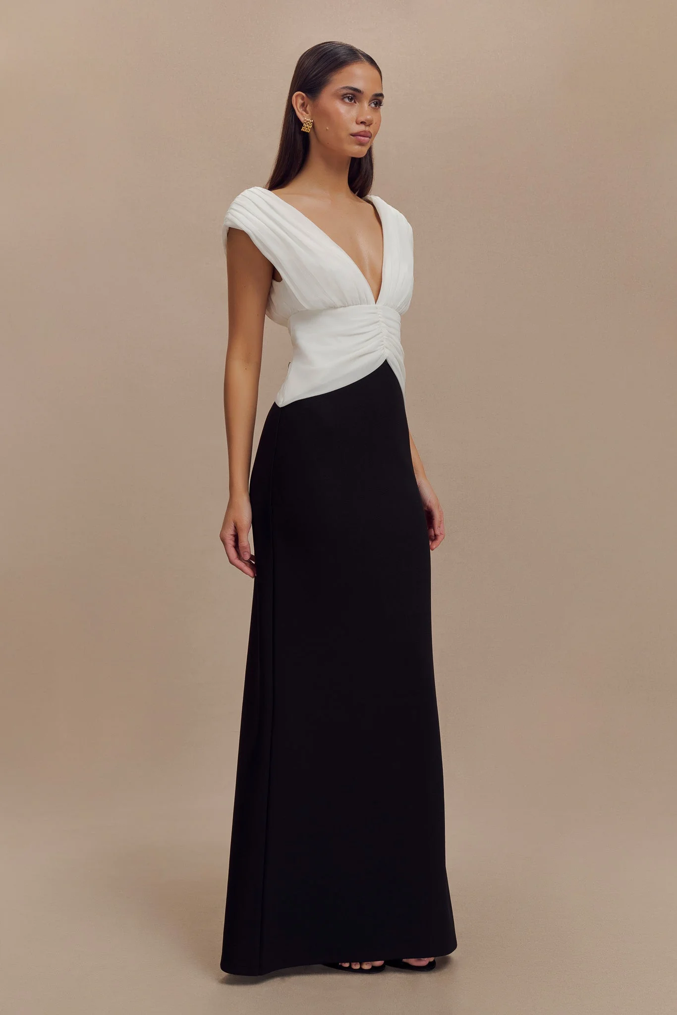 Monique Contrast Maxi Dress - Black - Image 3