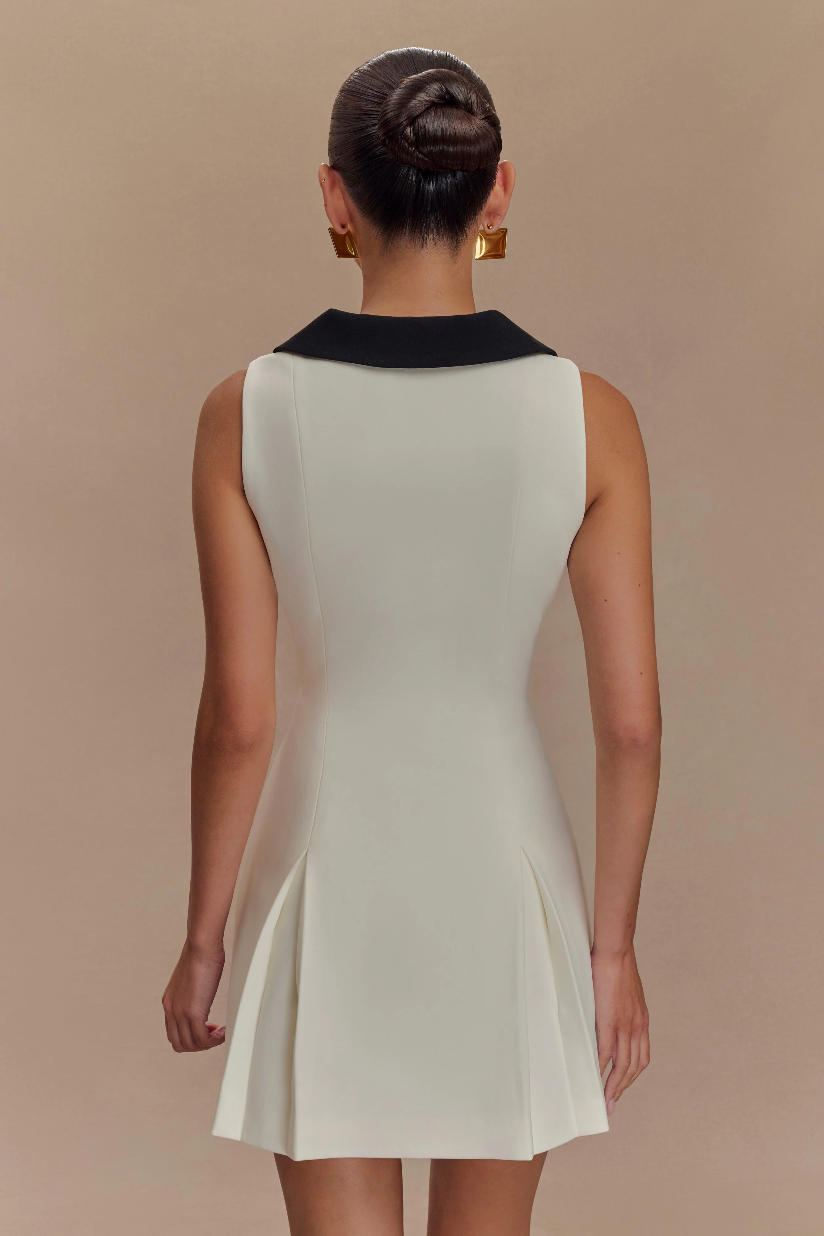 Oli Sleeveless Contrast Mini Dress - Ivory/Black - Image 4